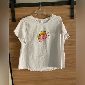 Nike 100% cotton white T-shirt plus size women 2X. Excellent condition.